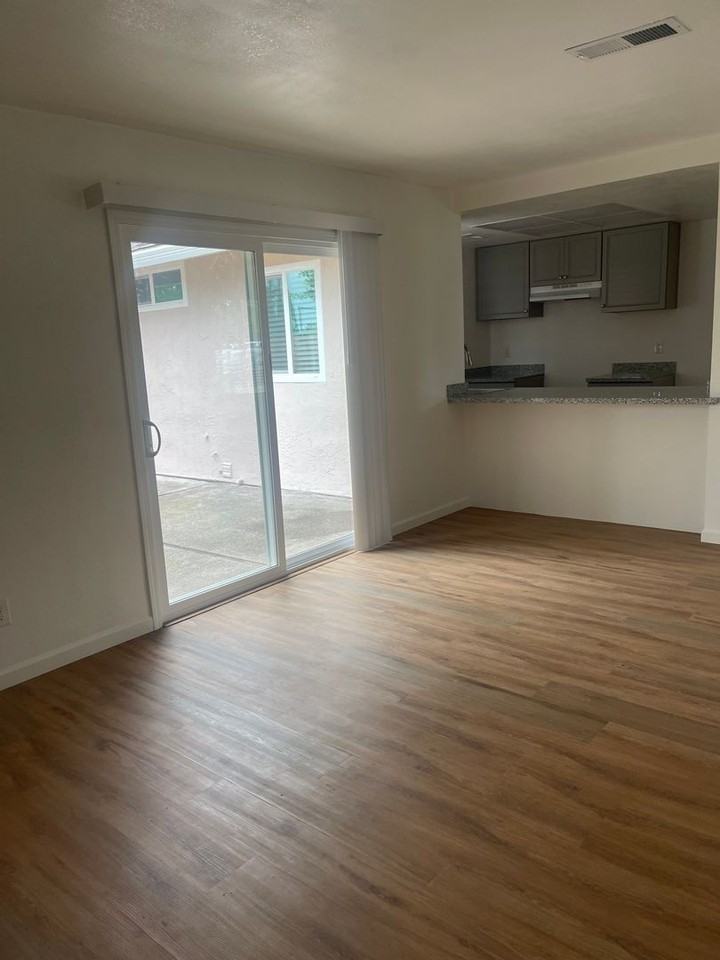 1768 Crestwood Cir - Photo 7 of 9