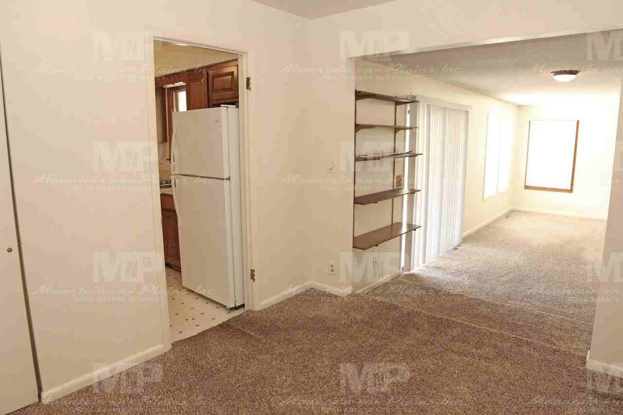 1215 Lynnwood Dr - Photo 5 of 16