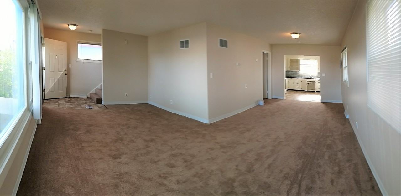 410 Date Ave - Photo 2 of 9