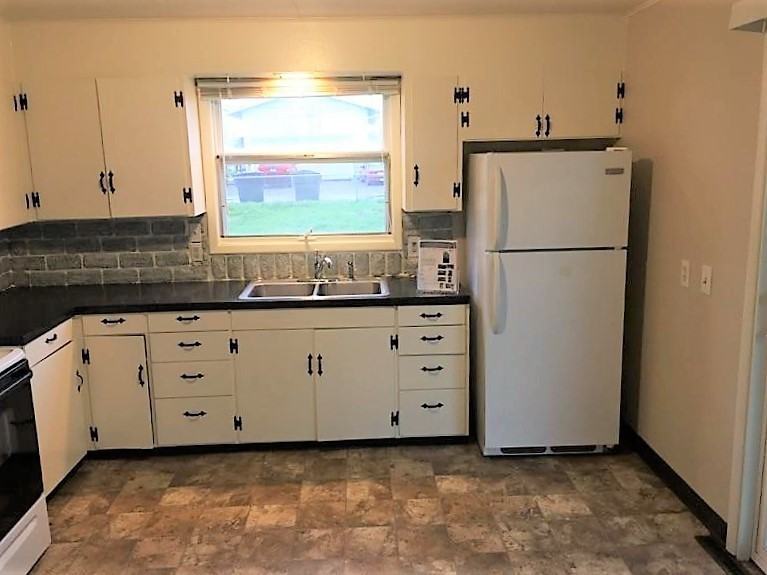 410 Date Ave - Photo 3 of 9