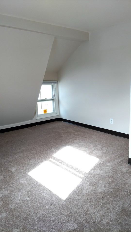 410 Date Ave - Photo 6 of 9