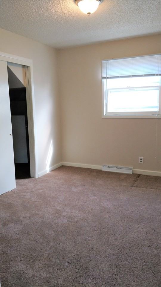 410 Date Ave - Photo 7 of 9