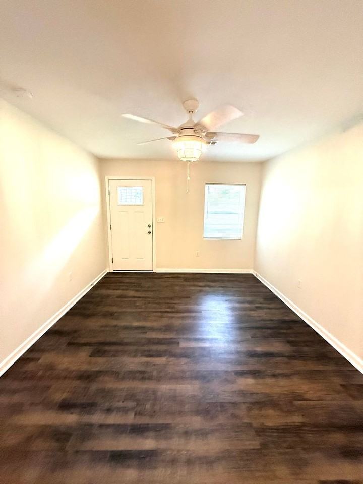 3319 Willow Lane Dr - Photo 4 of 12