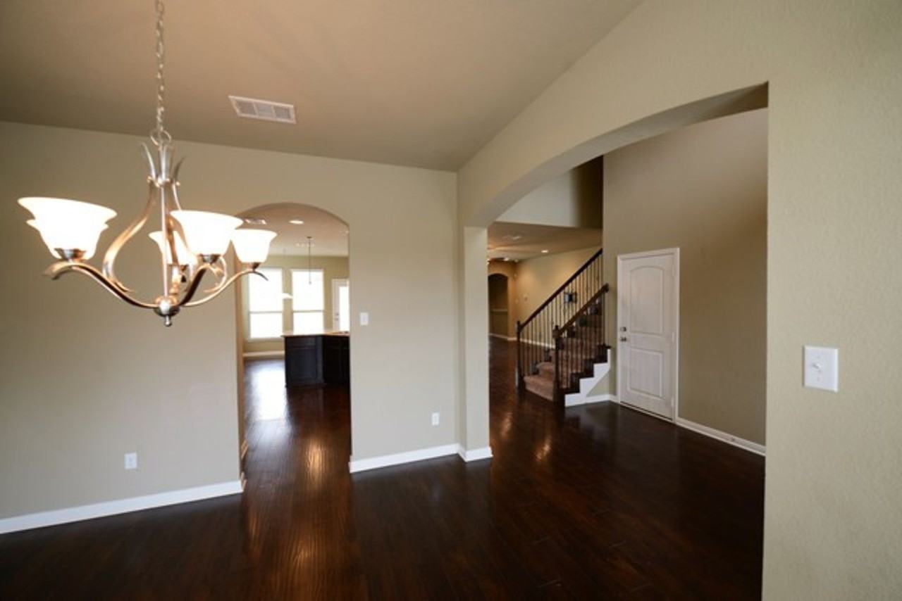 3711 Castleton Dr - Photo 5 of 24