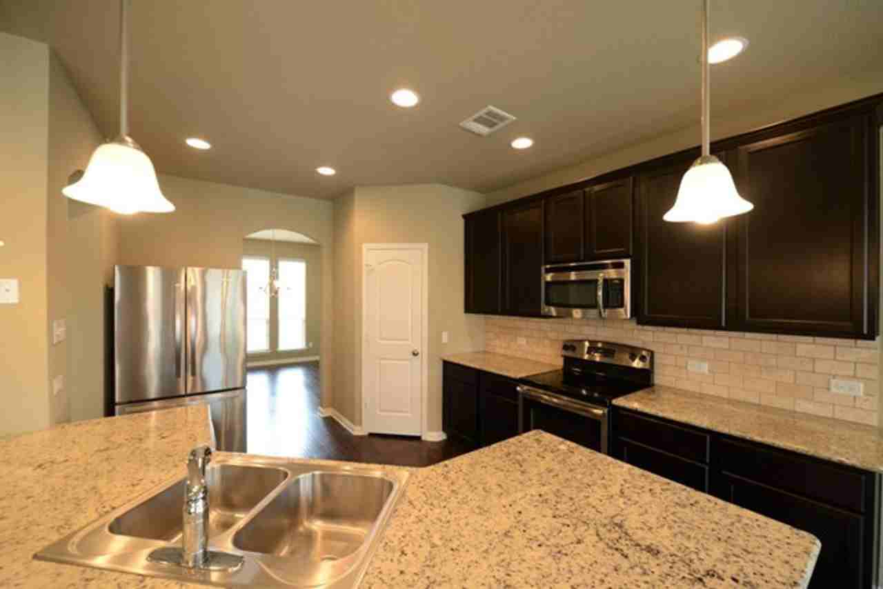 3711 Castleton Dr - Photo 7 of 24