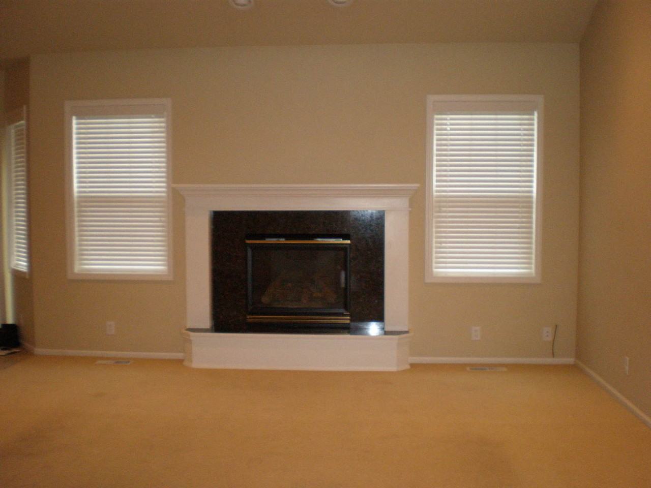 1445 Arcadia Dr - Photo 3 of 5