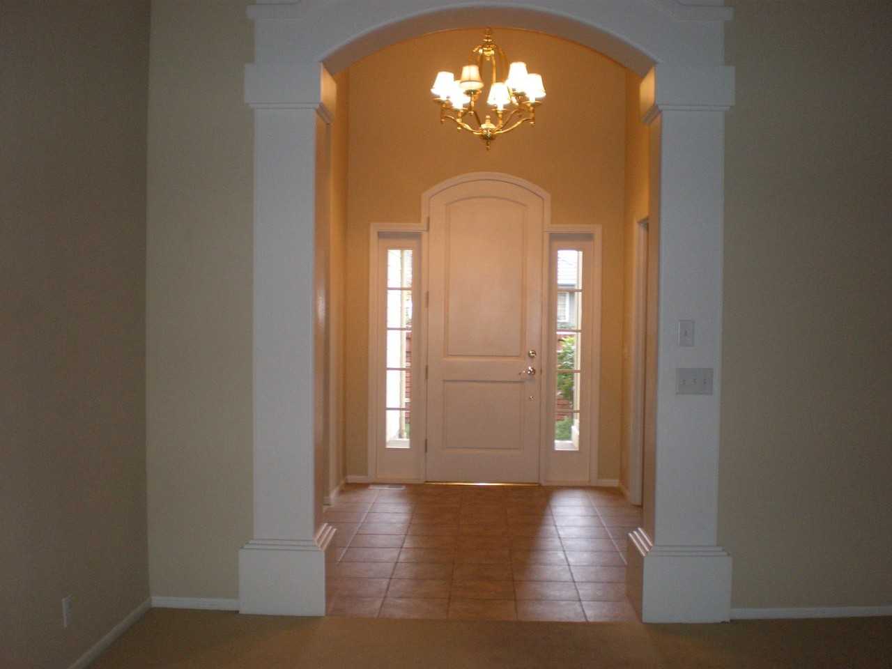 1445 Arcadia Dr - Photo 4 of 5