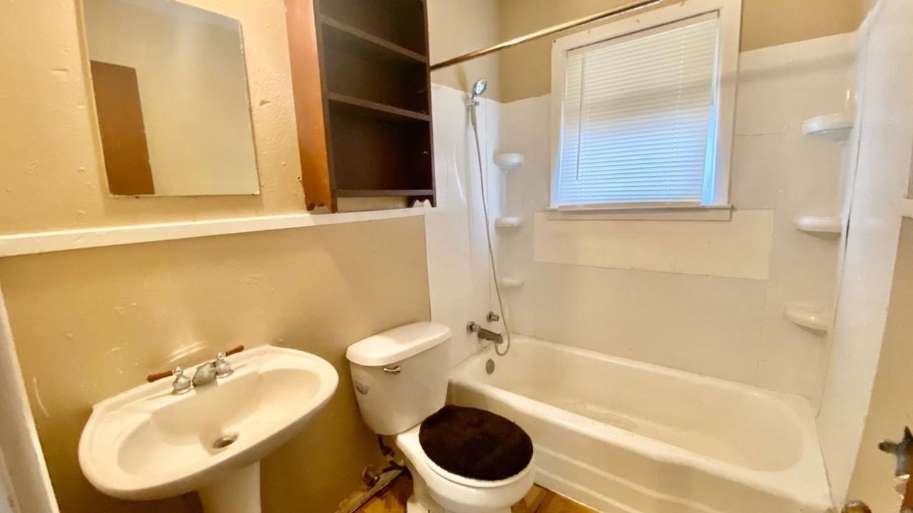 2510 Avenue T - Photo 4 of 18