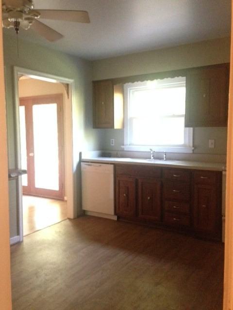 11206 Guilford Rd - Photo 3 of 13