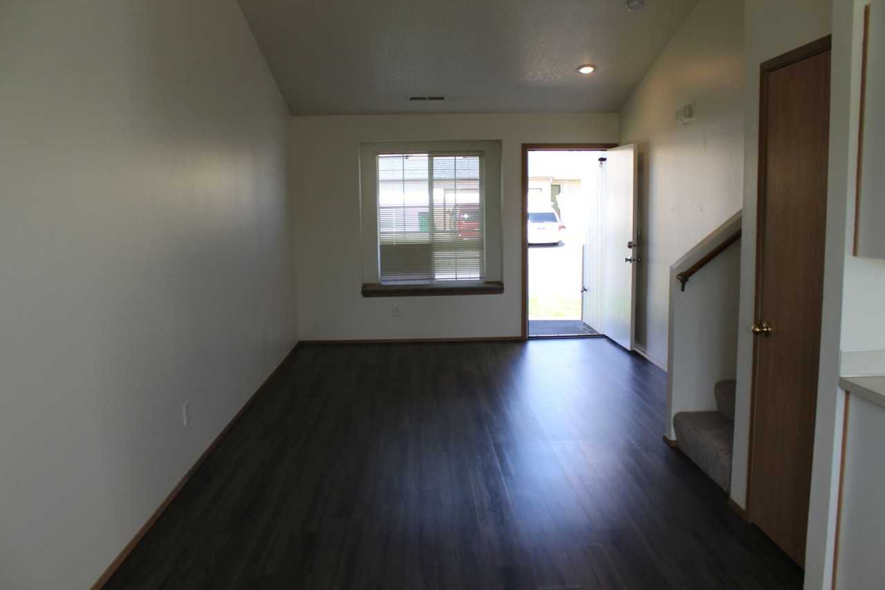 33031 Nw Meersburg St - Photo 5 of 17