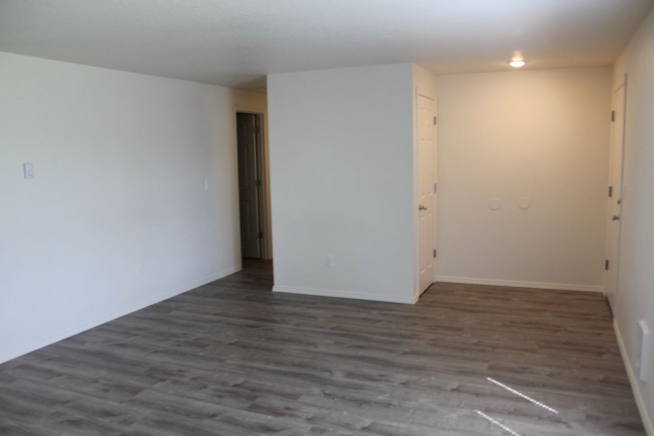 2271 Ne Kathryn St - Photo 6 of 18