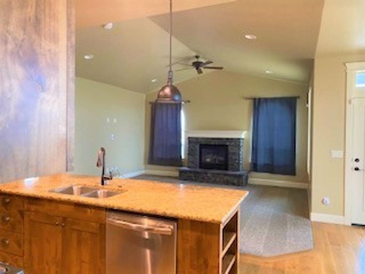 5865 N Willowside Ave - Photo 6 of 18