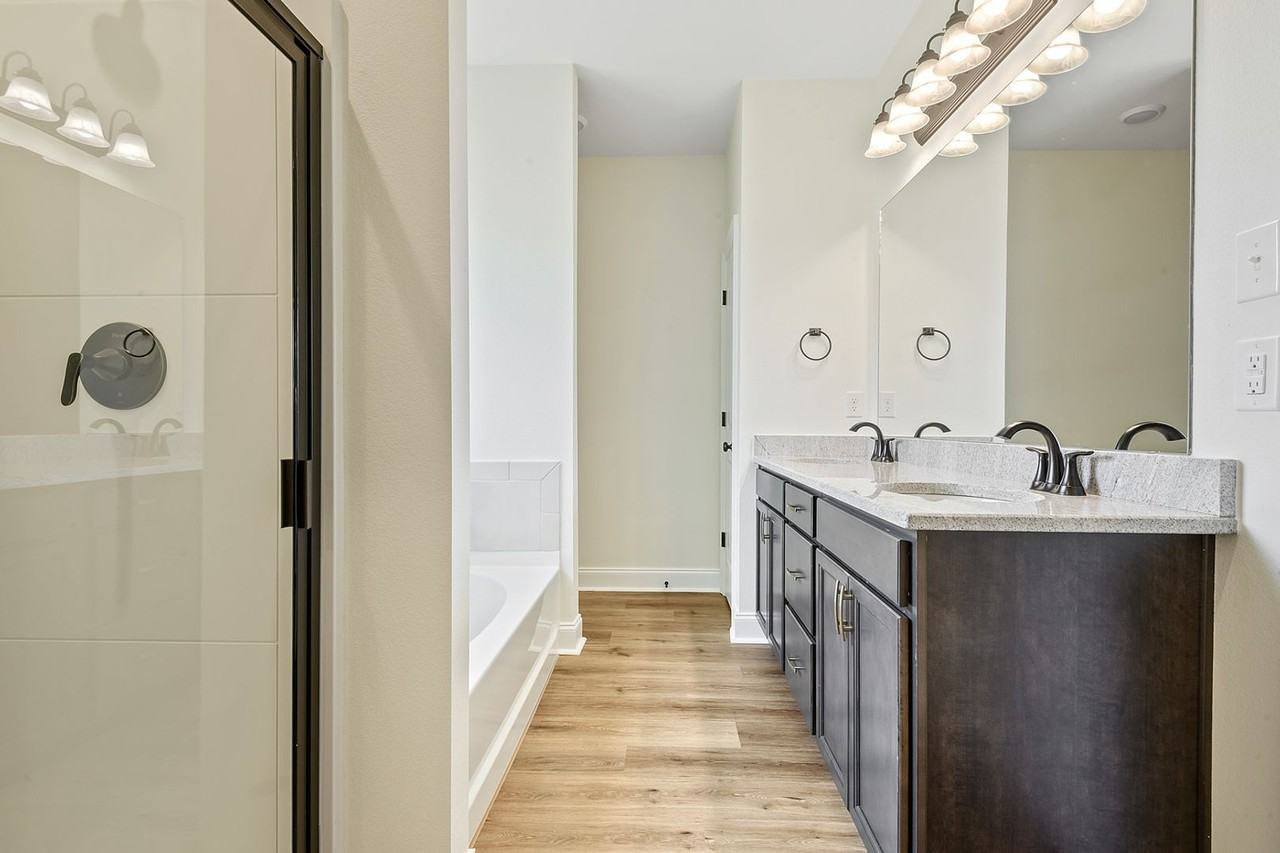 1535 Rangeland Ave - Photo 5 of 10