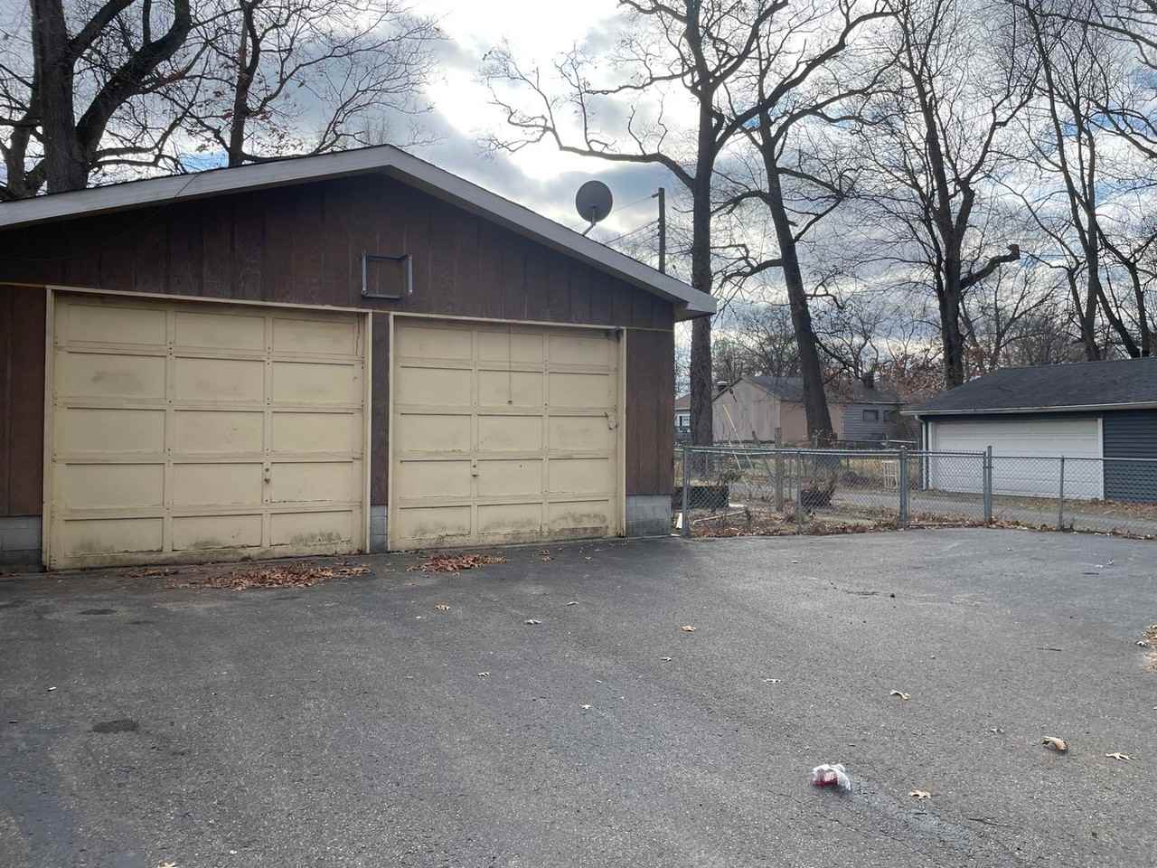 400 S Liberty St - Photo 3 of 20