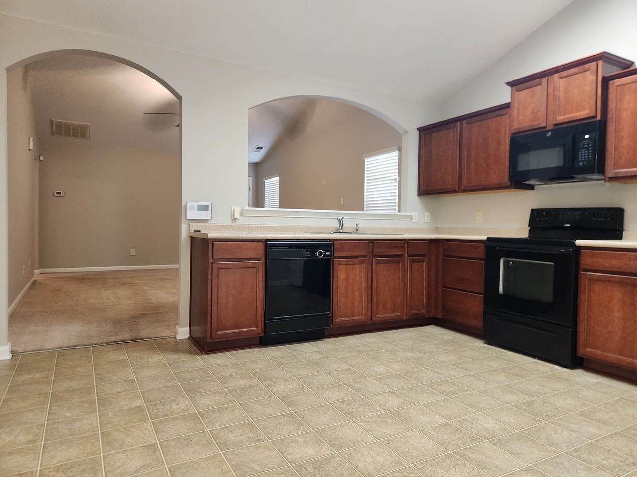 182 Chapel Lk S - Photo 4 of 15