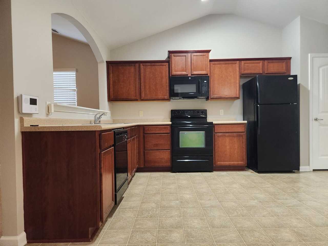 182 Chapel Lk S - Photo 5 of 15