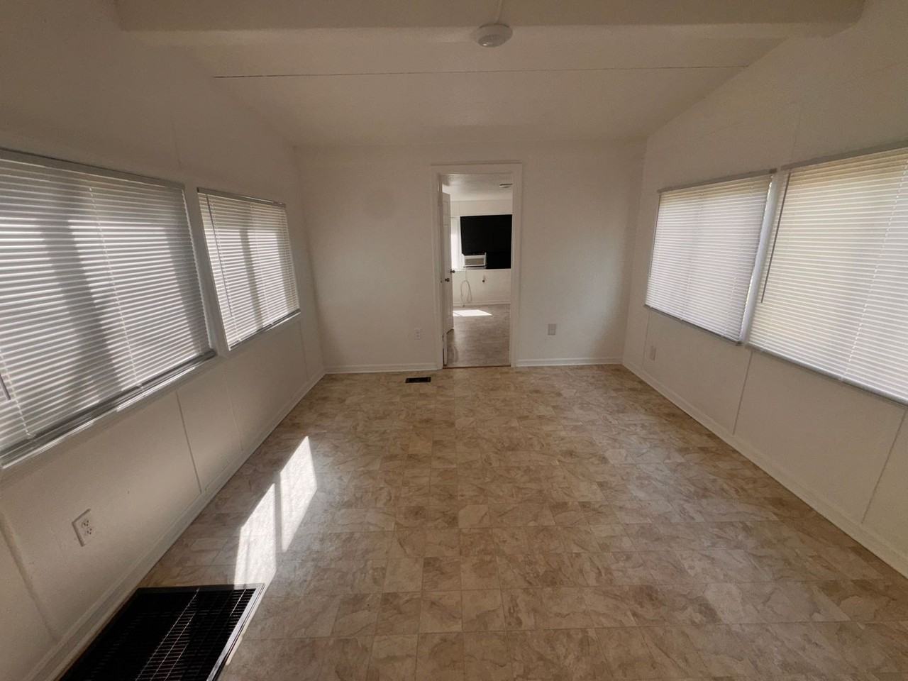 1137 S Christiana Ave - Photo 3 of 12