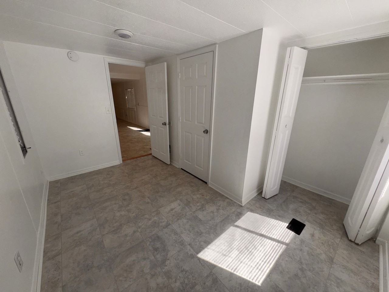 1137 S Christiana Ave - Photo 6 of 12