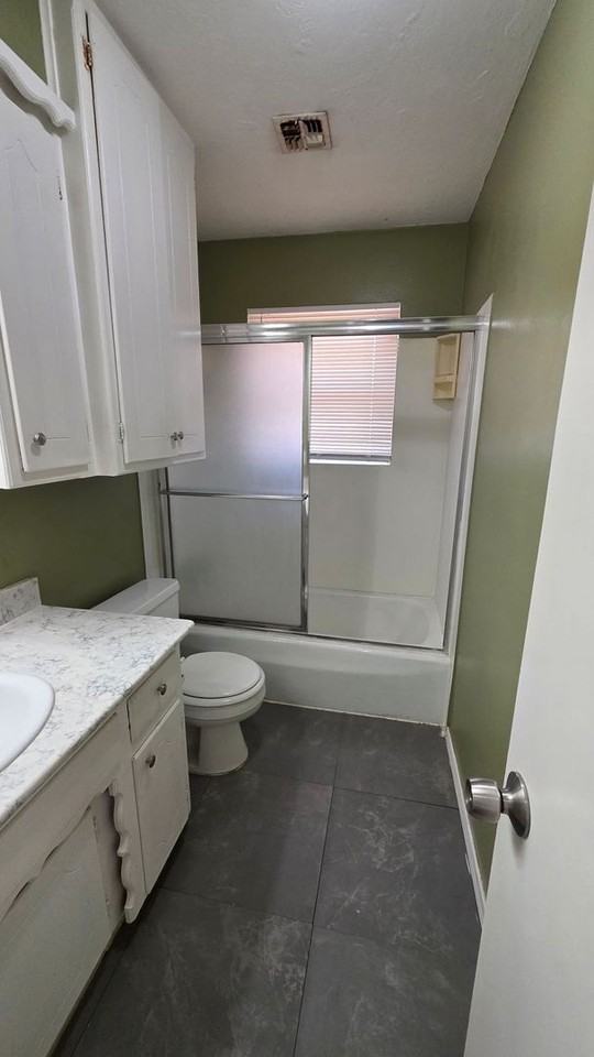 5028 S Georgia Pl - Photo 6 of 20