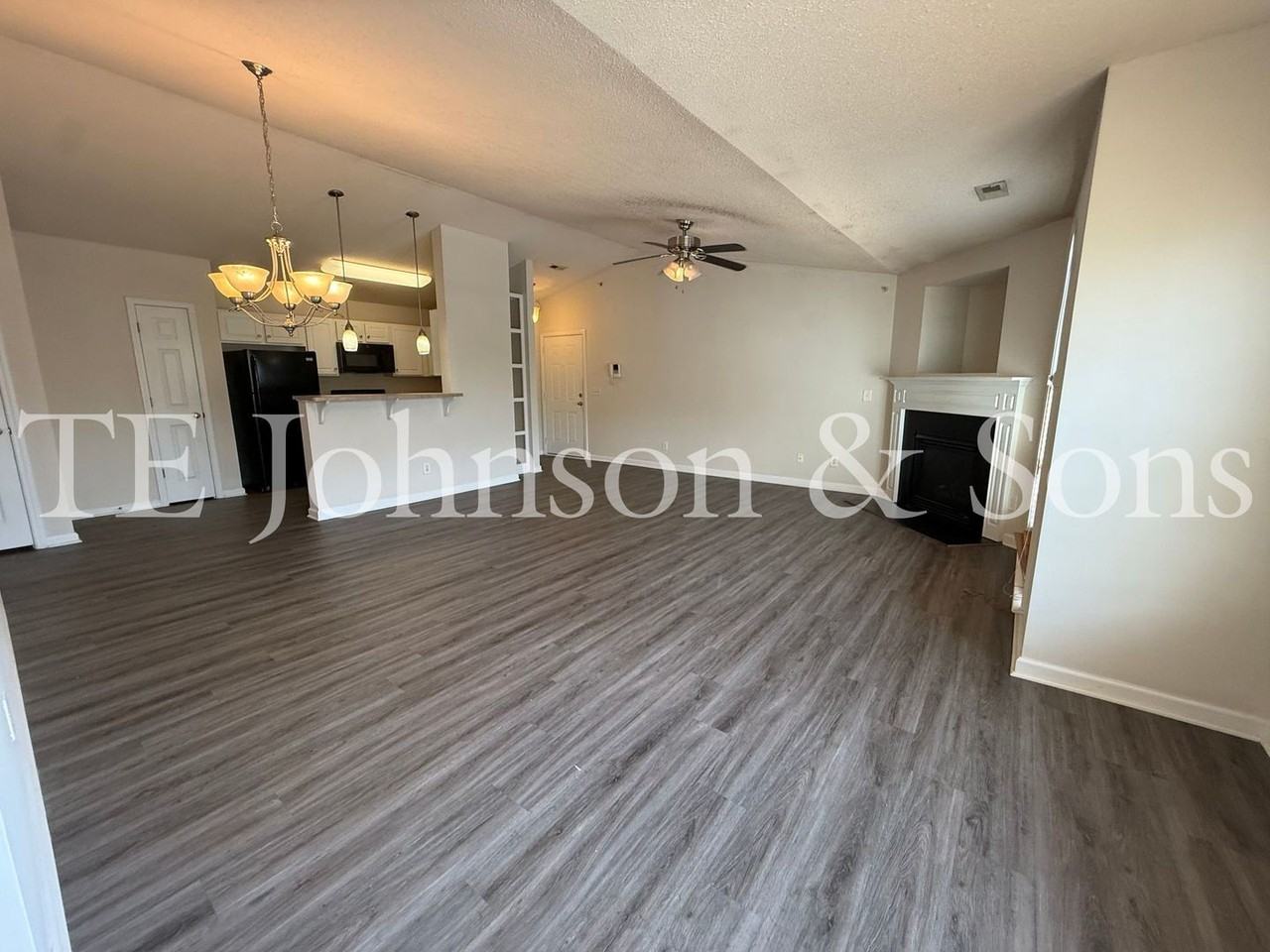 3761 Holmes Creek Pl - Photo 3 of 23