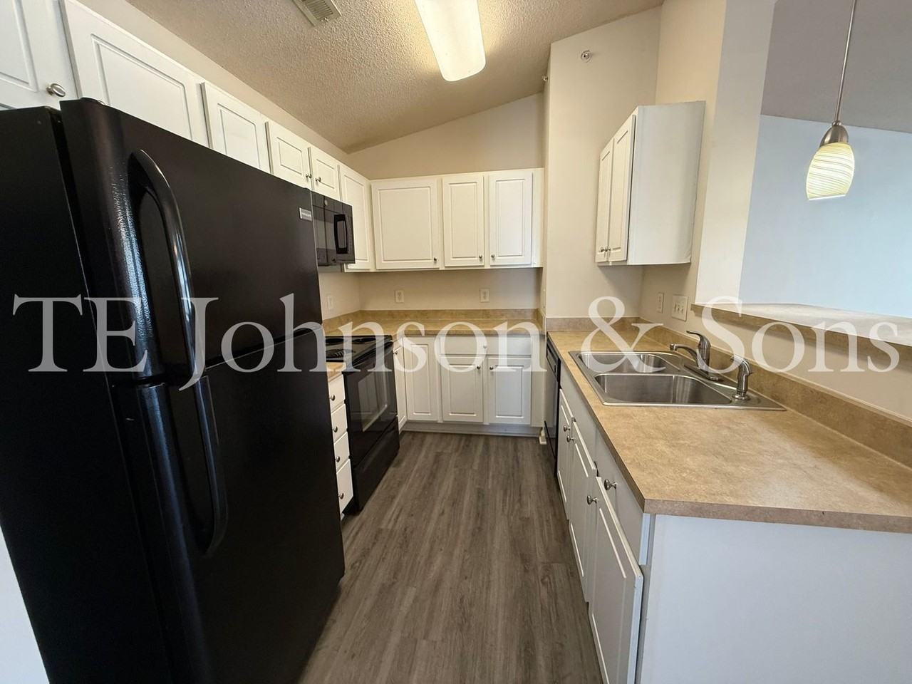 3761 Holmes Creek Pl - Photo 6 of 23