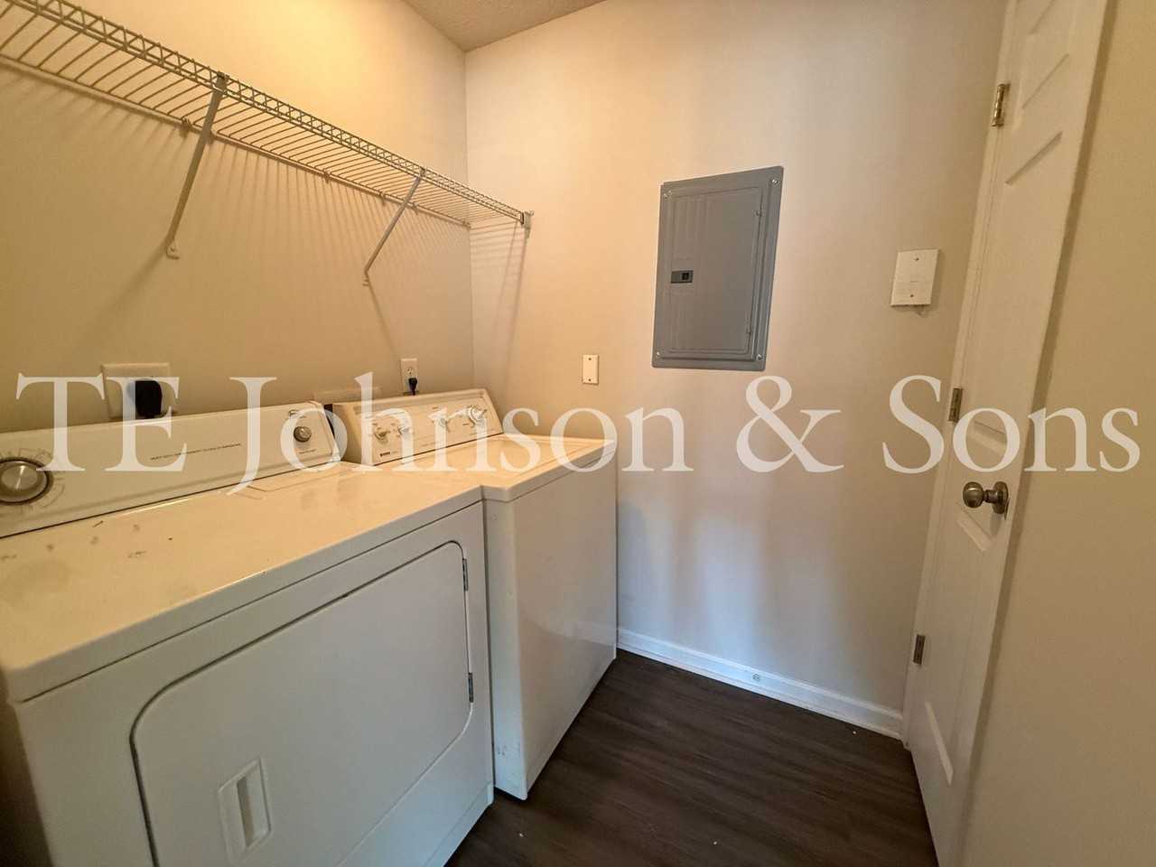 3761 Holmes Creek Pl - Photo 7 of 23