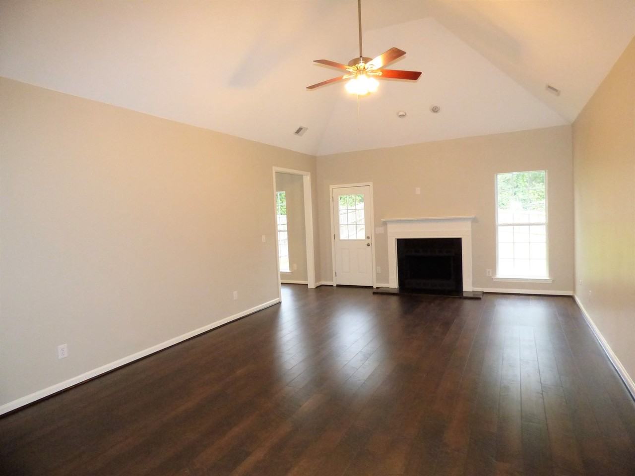 951 Savannah Ln - Photo 2 of 10