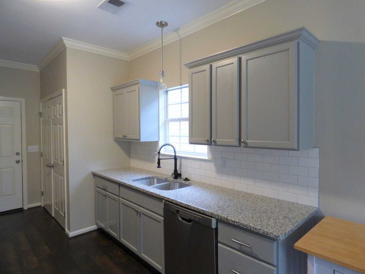 951 Savannah Ln - Photo 4 of 10