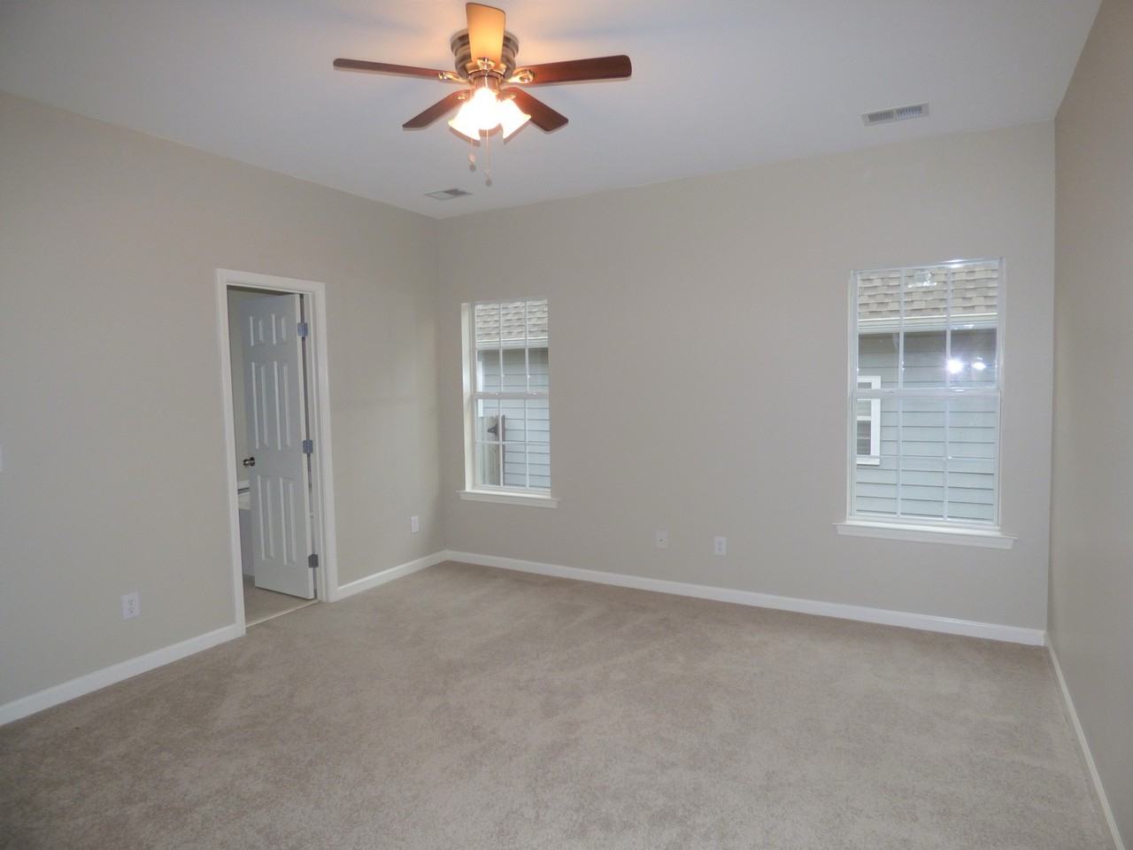 951 Savannah Ln - Photo 6 of 10