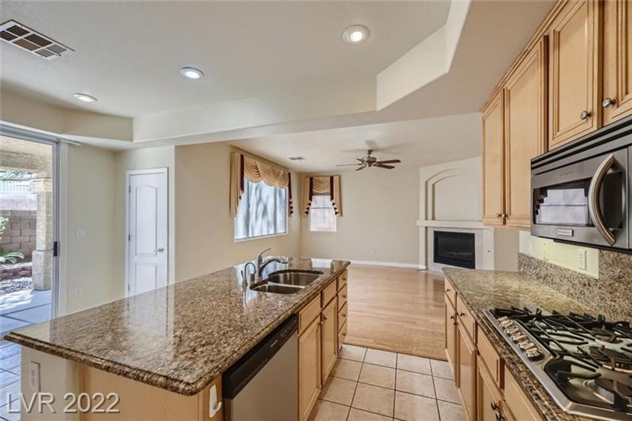 10677 Sapphire Vista Ave - Photo 5 of 29