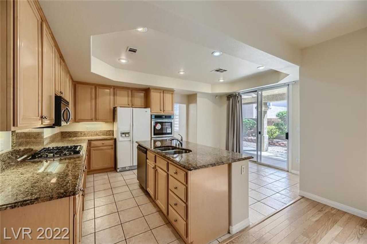 10677 Sapphire Vista Ave - Photo 6 of 29