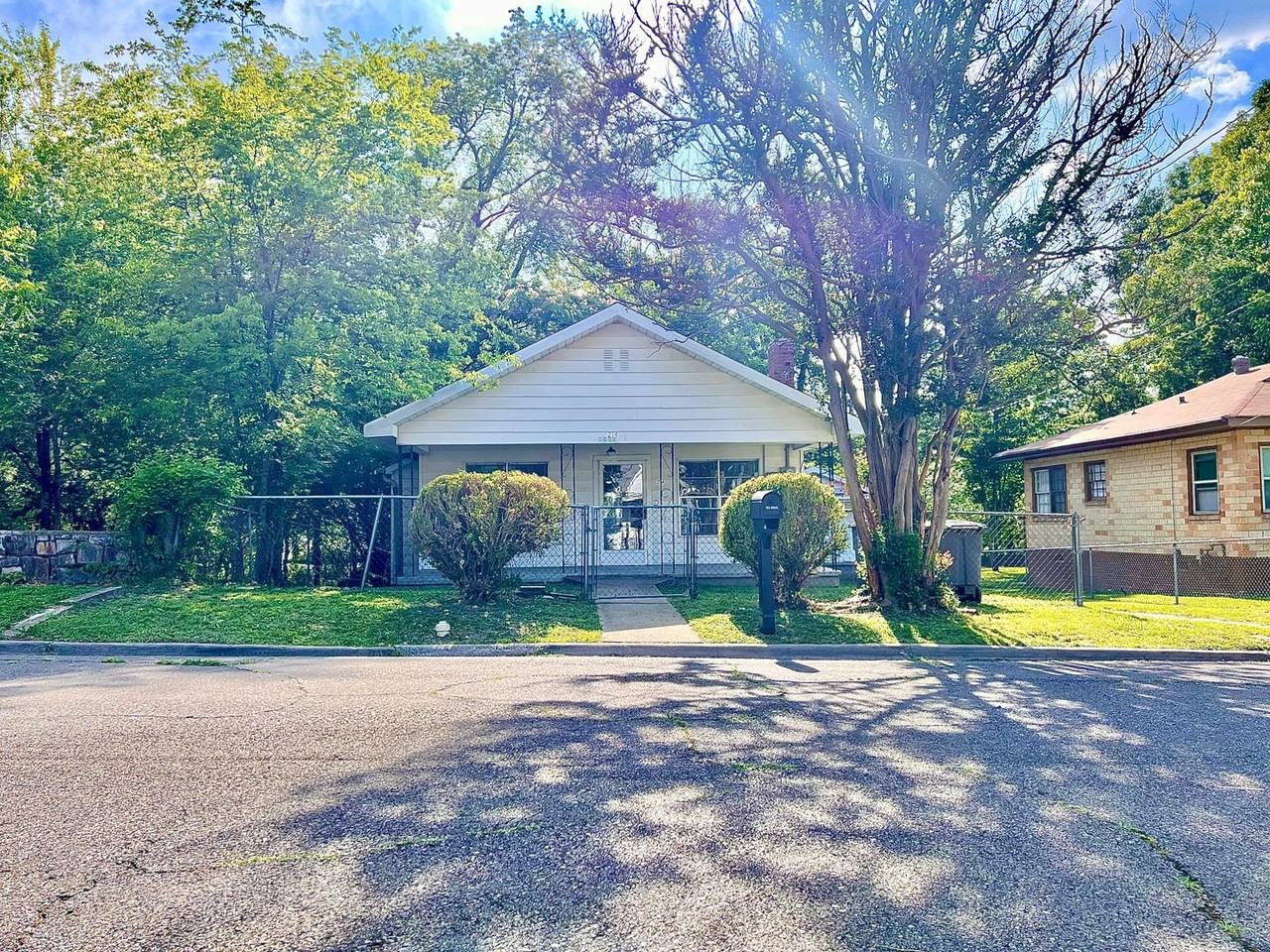 214 Chitwood St - Photo 2 of 50