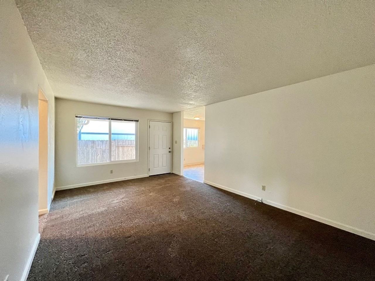 1751 E St - Photo 5 of 19