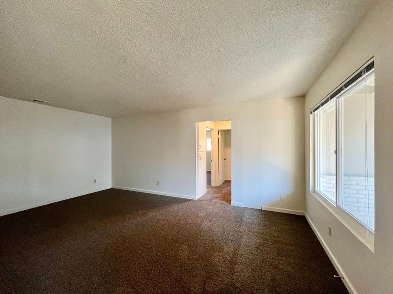 1751 E St - Photo 6 of 19