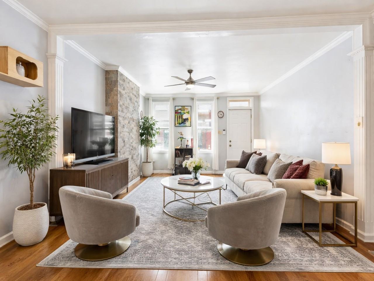 2123 Latona St - Photo 2 of 16