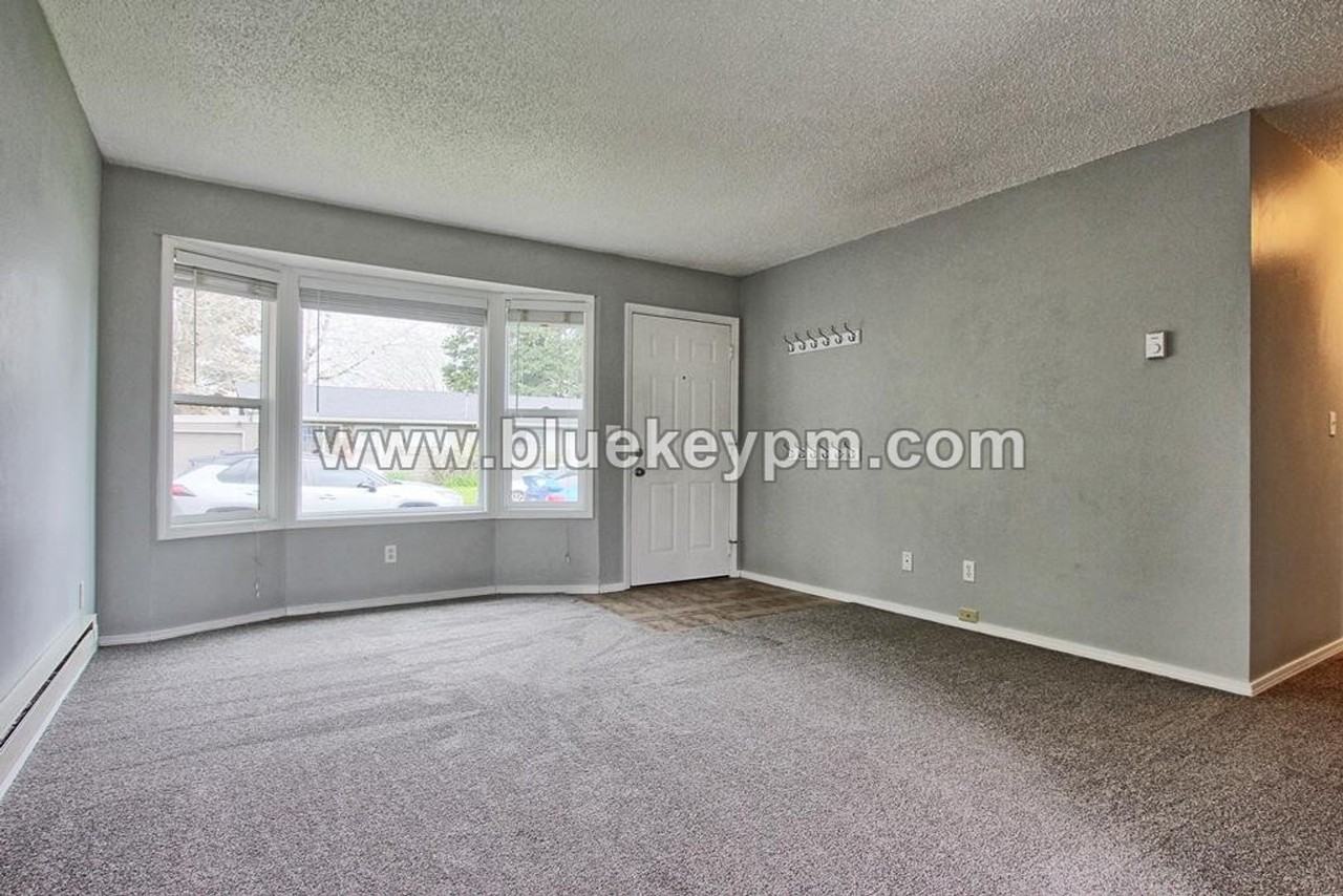 170 Nw 14th Pl - Photo 6 of 12