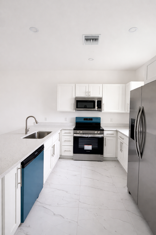 478 Lotus Ave S - Photo 3 of 10