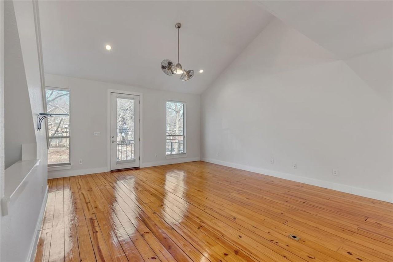 1205 Kinney Ave #B - Photo 4 of 25