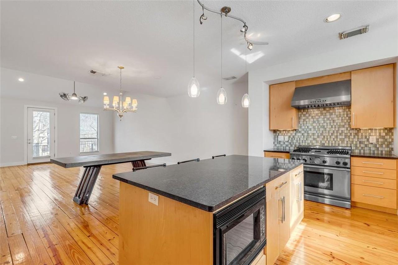 1205 Kinney Ave #B - Photo 7 of 25