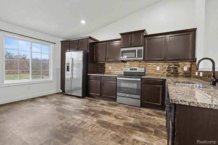 529 Swan River Dr - Photo 2 of 14