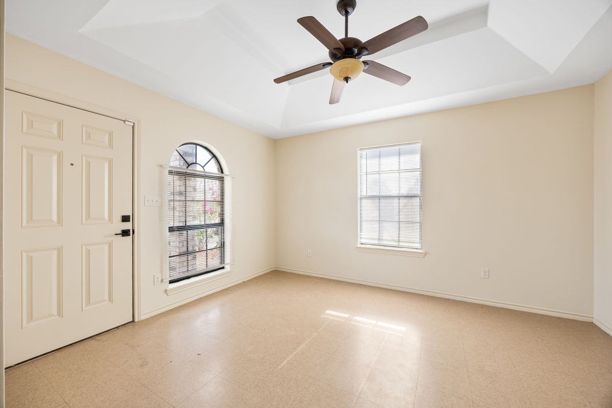 4805 Jay Ave - Photo 2 of 12