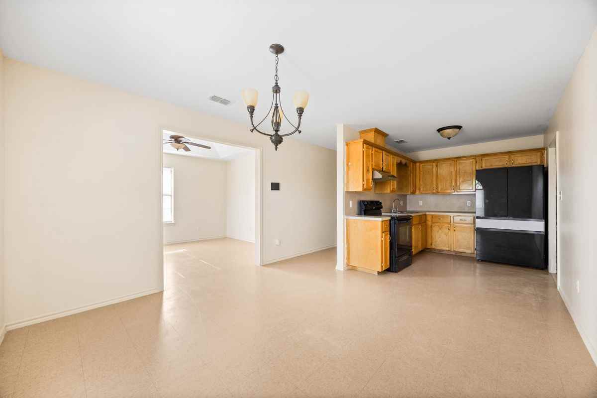 4805 Jay Ave - Photo 3 of 12