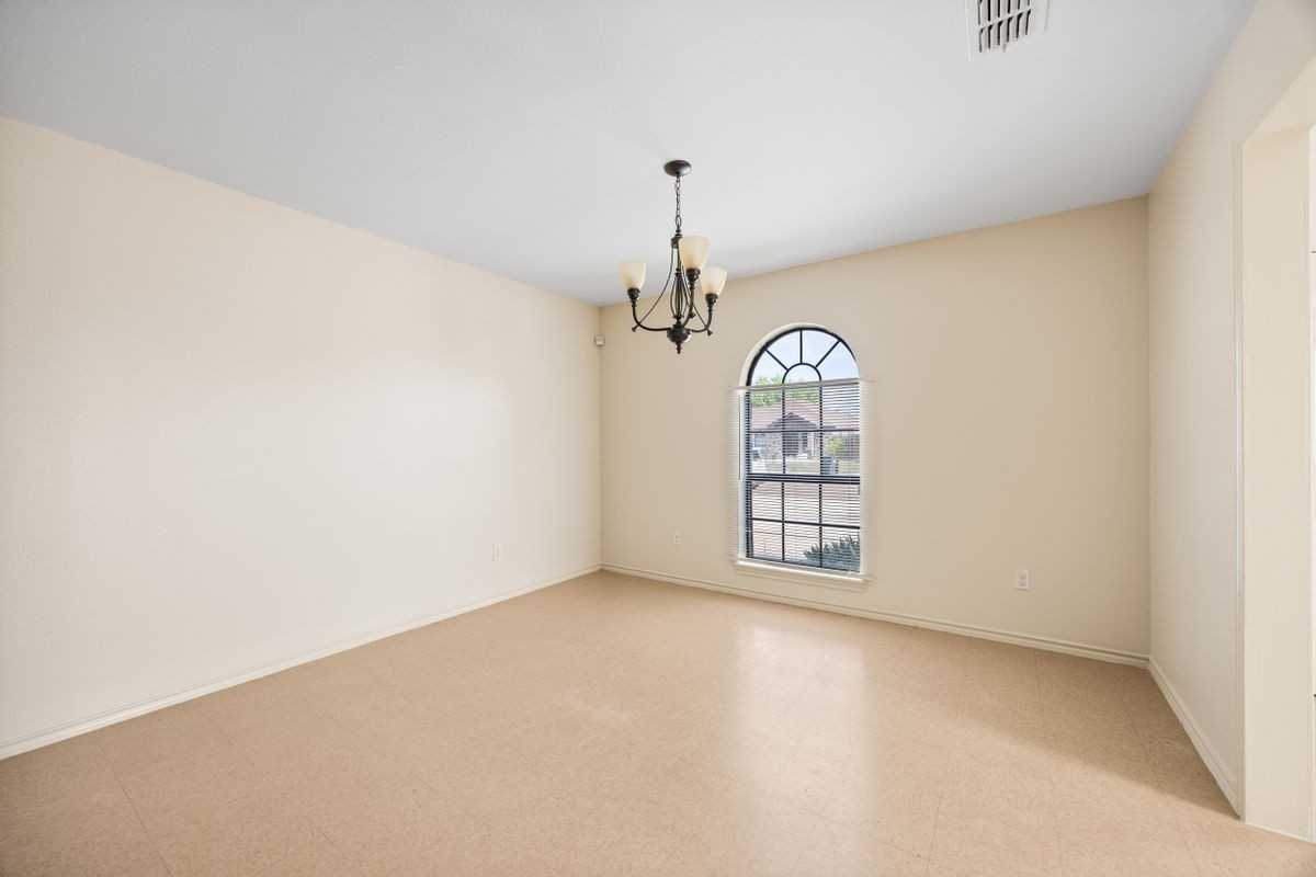 4805 Jay Ave - Photo 4 of 12