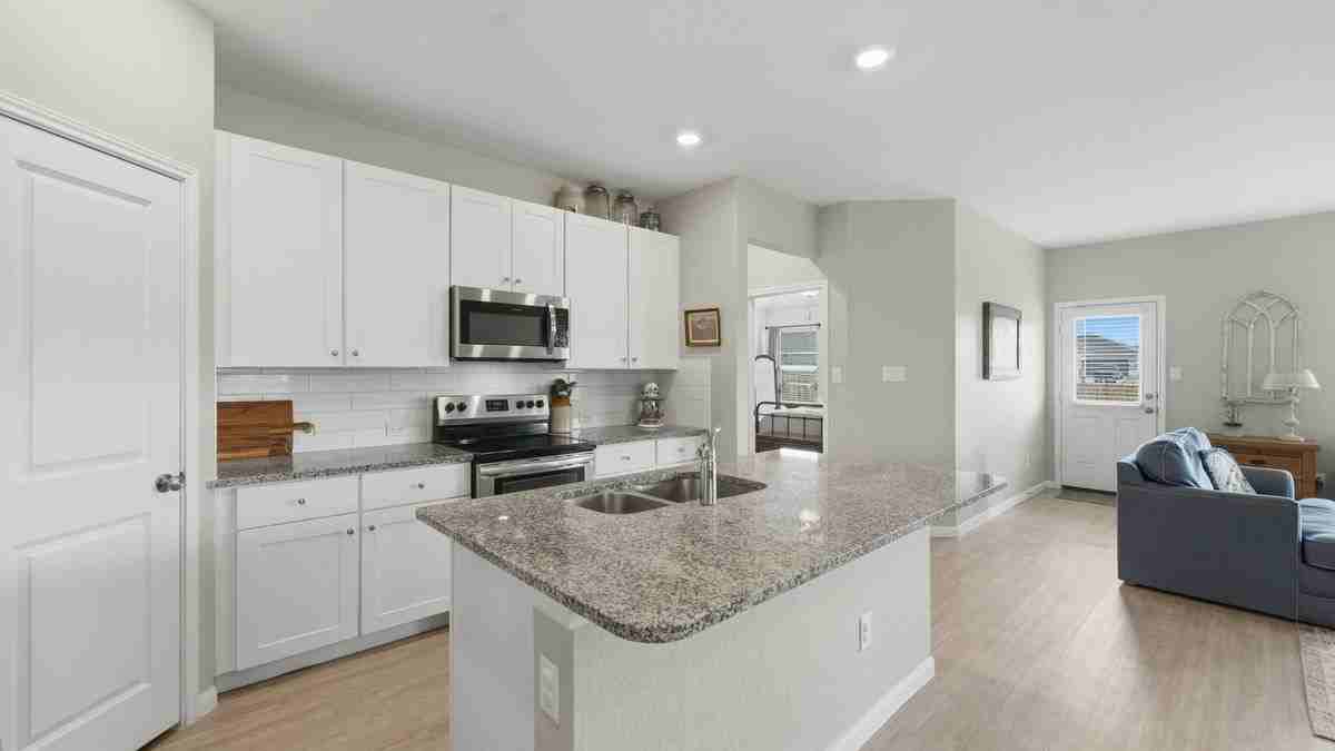 2717 San Martin Ln - Photo 4 of 34