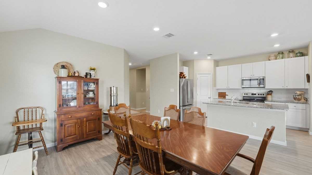 2717 San Martin Ln - Photo 7 of 34