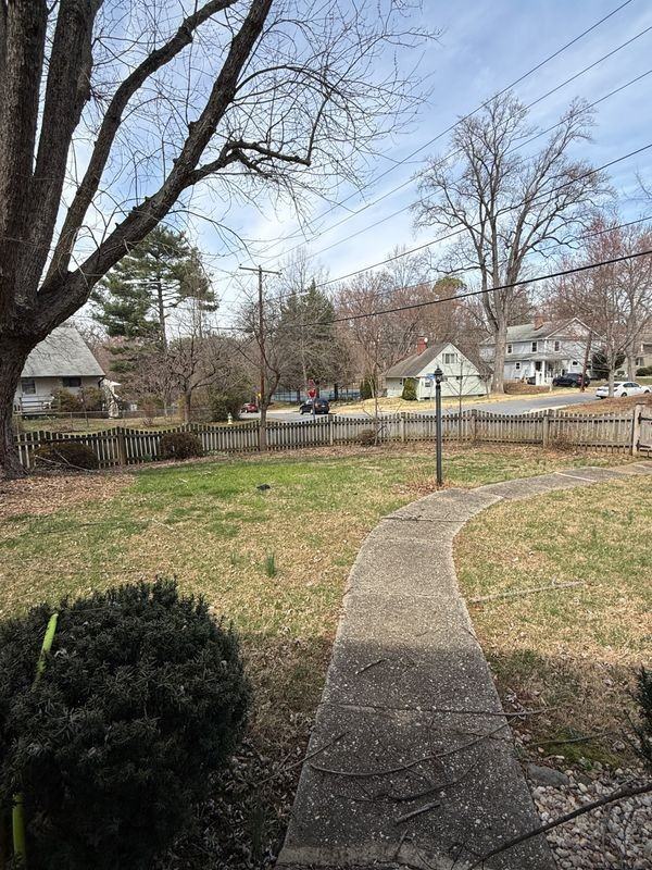 407 Calvin Ln - Photo 2 of 8