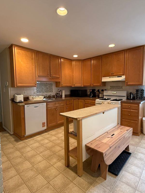 407 Calvin Ln - Photo 3 of 8
