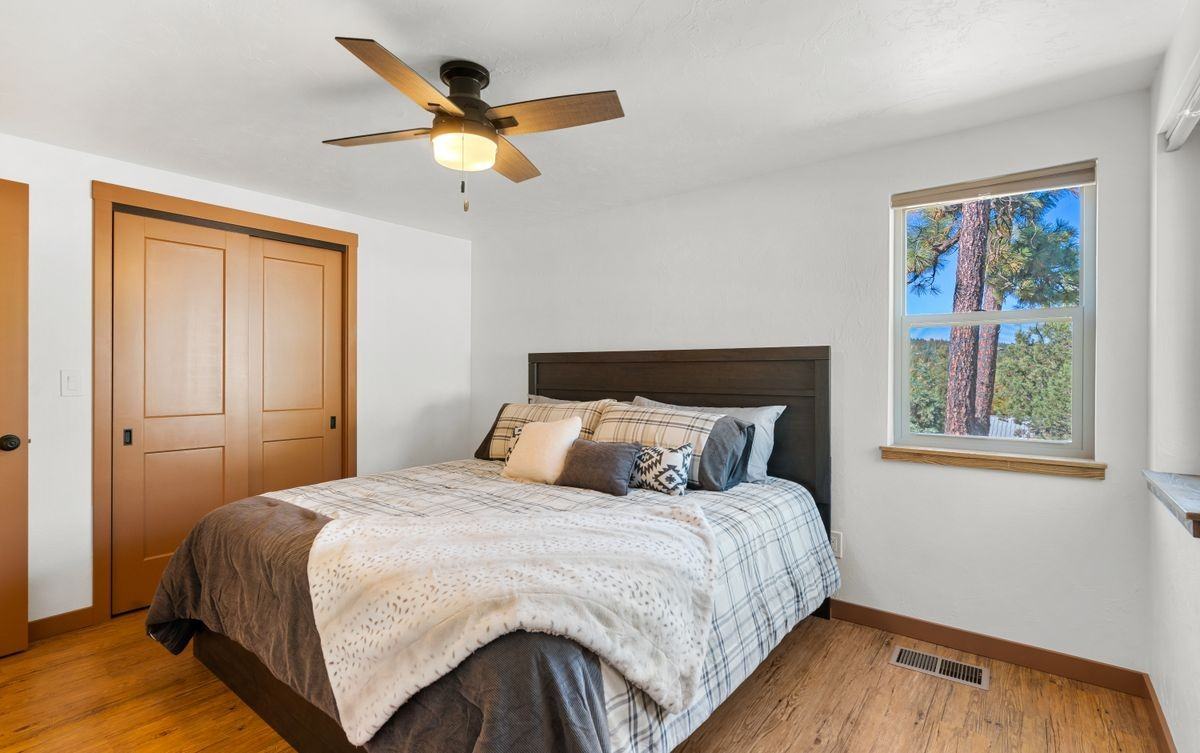 570 2nd St - Photo 3 of 14