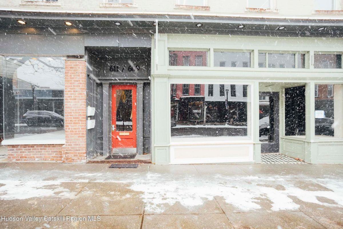 609 Warren St ##1 - Photo 3 of 7