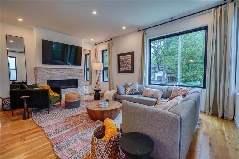 829 Barnett St Ne - Photo 6 of 41